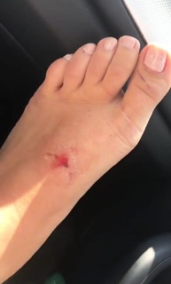 Vale Genta feet photo thumbnail