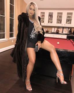 Jilly Anais feet photo thumbnail