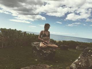 Paris Jackson feet photo thumbnail