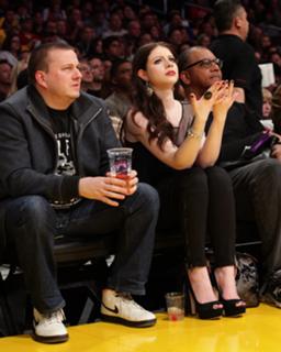 Michelle Trachtenberg feet photo thumbnail