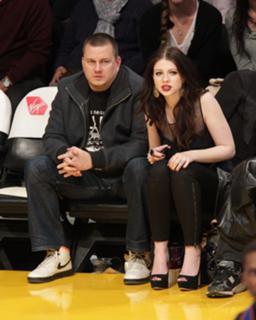 Michelle Trachtenberg feet photo thumbnail