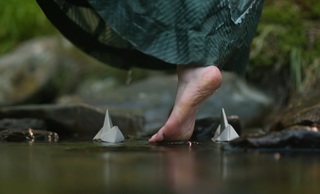 Kathryn Newton feet photo thumbnail