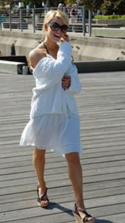 Jessica Simpson feet photo thumbnail