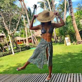 Juliana Paes feet photo thumbnail