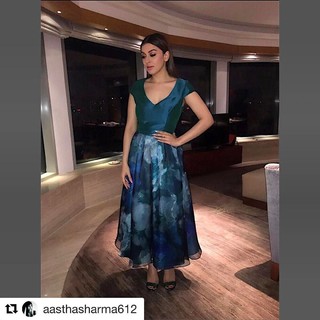 Hansika Motwani feet photo thumbnail