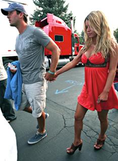 Jessica Simpson feet photo thumbnail