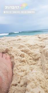 Camila Queiroz feet photo thumbnail