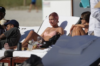 Hailey Bieber feet photo thumbnail