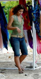 Nelly Furtado feet photo thumbnail