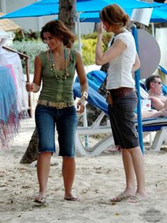Nelly Furtado feet photo thumbnail