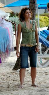 Nelly Furtado feet photo thumbnail