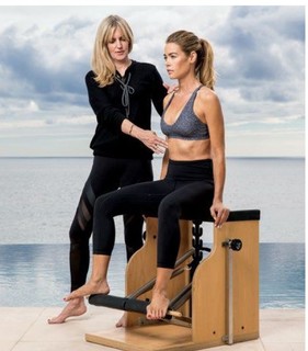 Denise Richards feet photo thumbnail