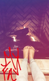 Nikki Garcia feet photo thumbnail