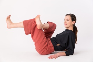 Adriene Mishler feet photo thumbnail