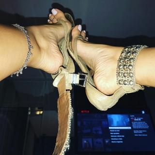 Karin Klemp feet photo thumbnail
