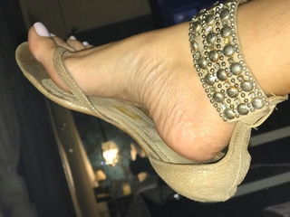 Karin Klemp feet photo thumbnail