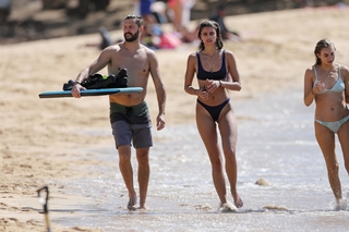 Taylor Hill feet photo thumbnail