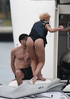 Halsey feet photo thumbnail