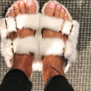 Kelly Bensimon feet photo thumbnail
