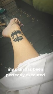 Paris Jackson feet photo thumbnail