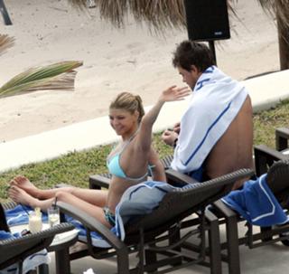 Fergie feet photo thumbnail