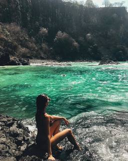 Isis Valverde feet photo thumbnail