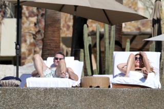 Cat Deeley feet photo thumbnail