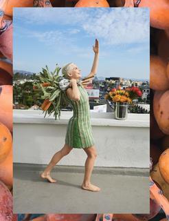 Michelle Williams feet photo thumbnail