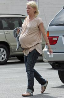 Naomi Watts feet photo thumbnail