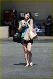 Ashley Greene feet photo thumbnail