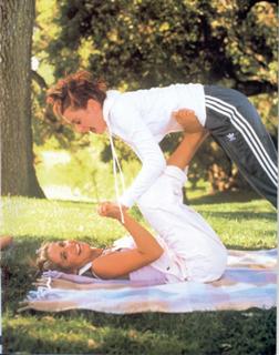 Sarah Michelle Gellar feet photo thumbnail