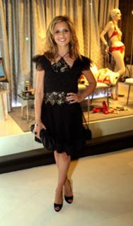 Sarah Michelle Gellar feet photo thumbnail