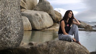 Kaya Scodelario feet photo thumbnail