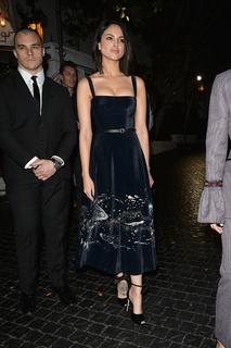 Eiza González feet photo thumbnail