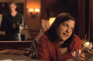Selma Blair feet photo thumbnail