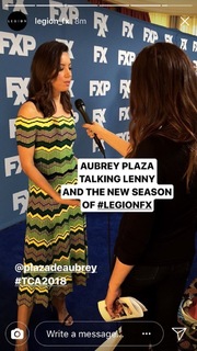 Aubrey Plaza feet photo thumbnail