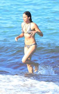 Michelle Rodriguez feet photo thumbnail