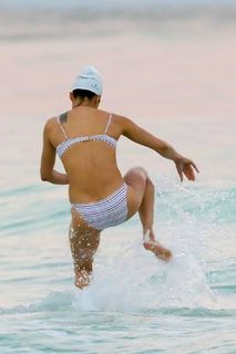 Michelle Rodriguez feet photo thumbnail