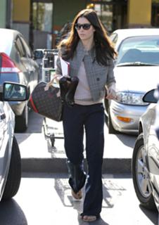 Jessica Biel feet photo thumbnail