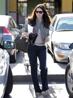Jessica Biel feet photo thumbnail