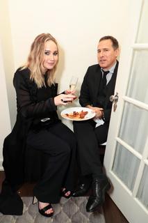 Jennifer Lawrence feet photo thumbnail