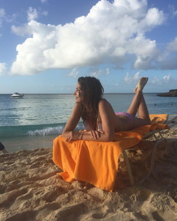 Cindy Crawford feet photo thumbnail