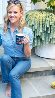 Reese Witherspoon feet photo thumbnail