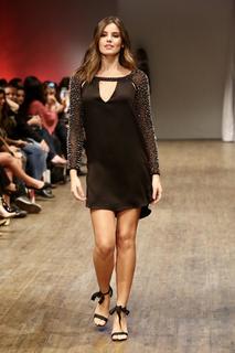 Camila Queiroz feet photo thumbnail