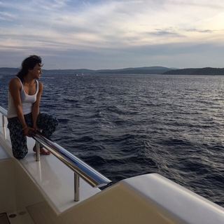 Michelle Rodriguez feet photo thumbnail