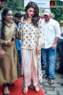 Hansika Motwani feet photo thumbnail