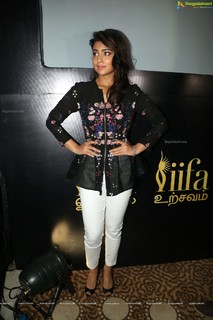 Shriya Saran feet photo thumbnail
