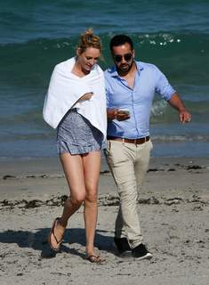 Uma Thurman feet photo thumbnail