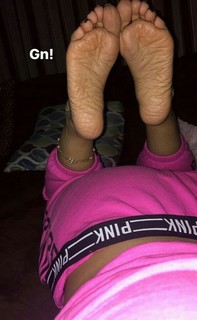 Deedee Rican feet photo thumbnail