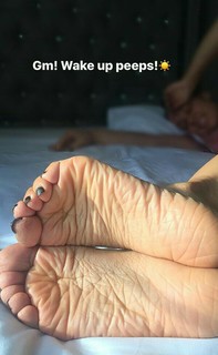 Deedee Rican feet photo thumbnail